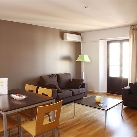 Mh Apartments Ramblas Barselona Oda fotoğraf